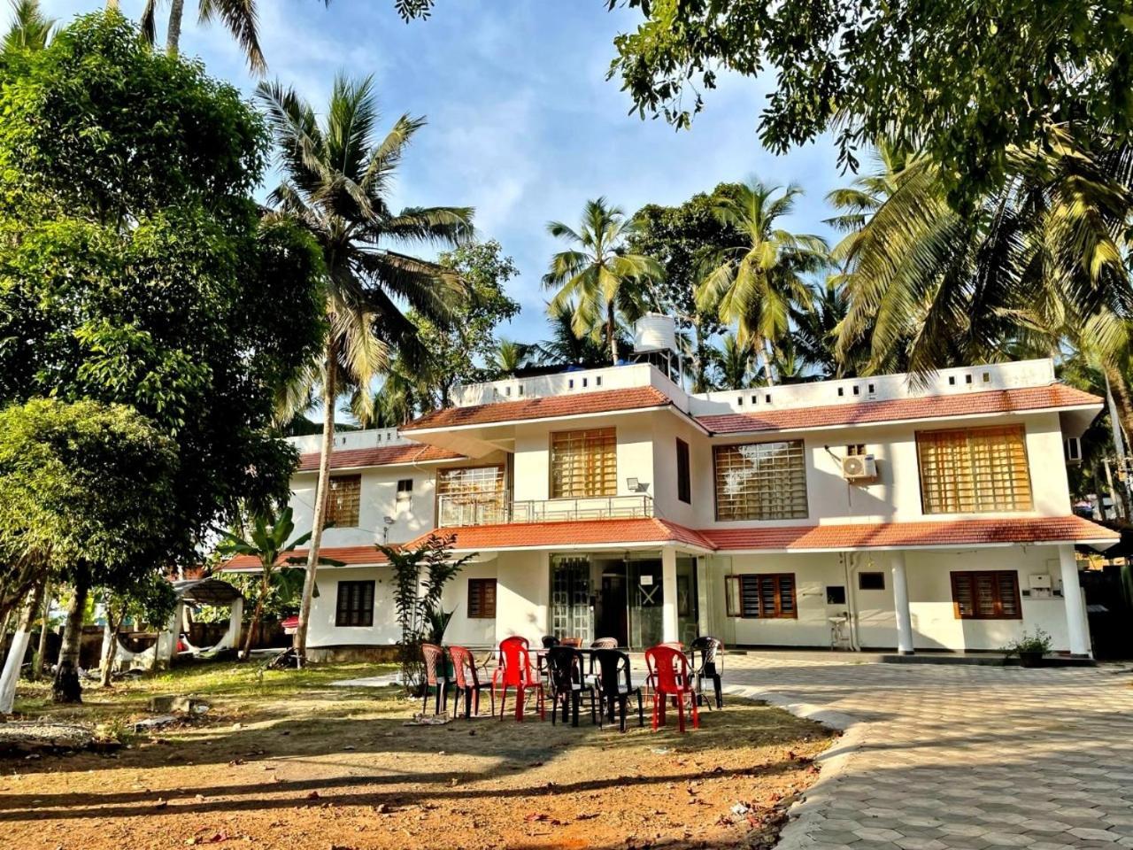 Somatheertham Resort Thiruvananthapuram Esterno foto